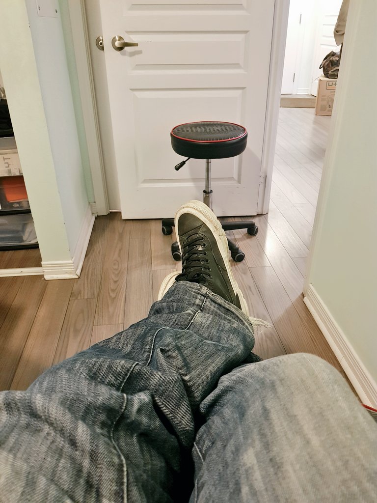 stilez's tweet photo. That's all she wrote.
#ScootInk trap house is over. It was fun, but now the shop opens.
💪🙌
#Toronto https://t.co/dFw1PjZg52