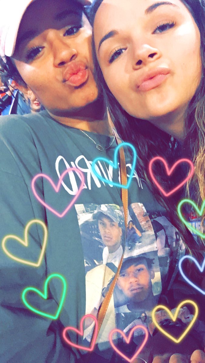 chellsss_m's tweet photo. we miss you justice!!!💙😇💚 #trapsworld https://t.co/t8sI3xnvZI