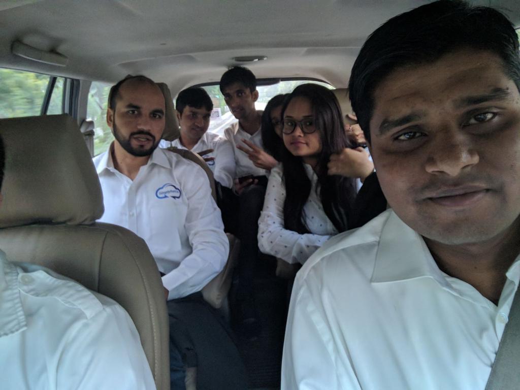 RajeevJain16's tweet image. #Simplyforce #simplyforcian are first to reach on India #IndiaDreamin17 @sfindiadreamin