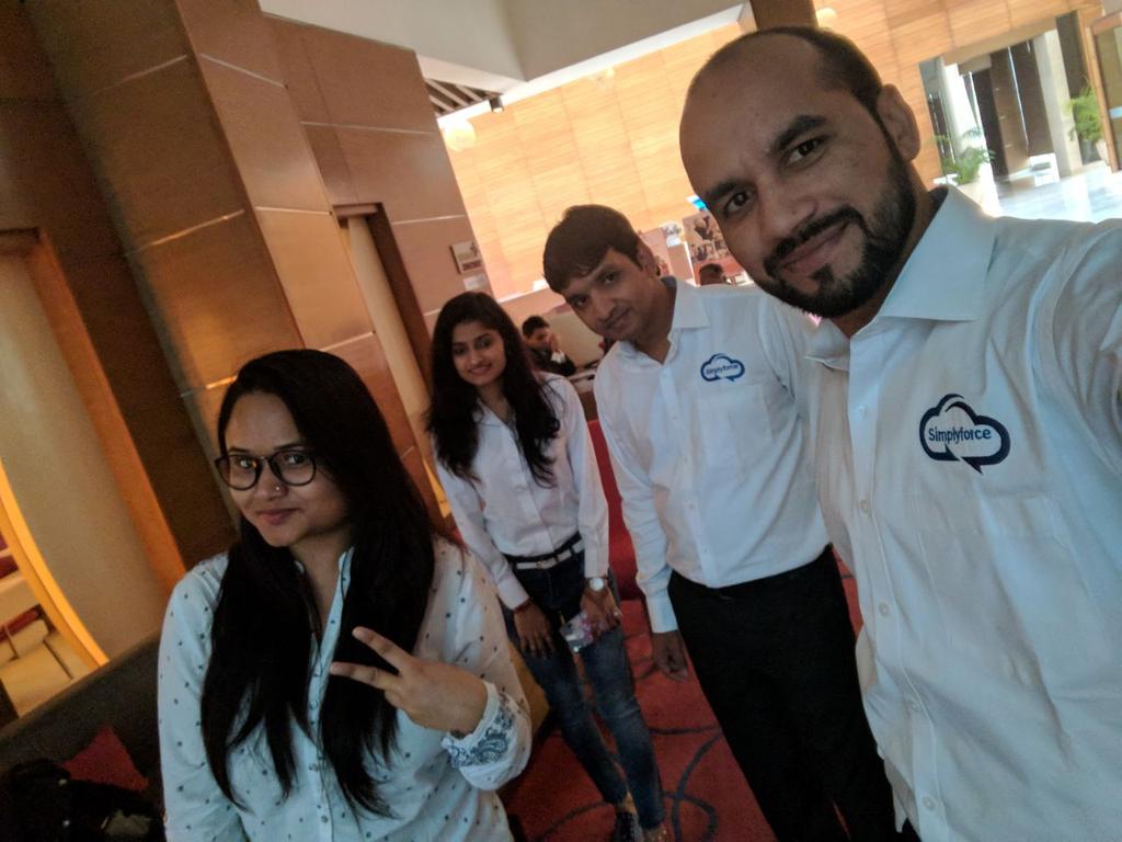 RajeevJain16's tweet image. #Simplyforce #simplyforcian are first to reach on India #IndiaDreamin17 @sfindiadreamin