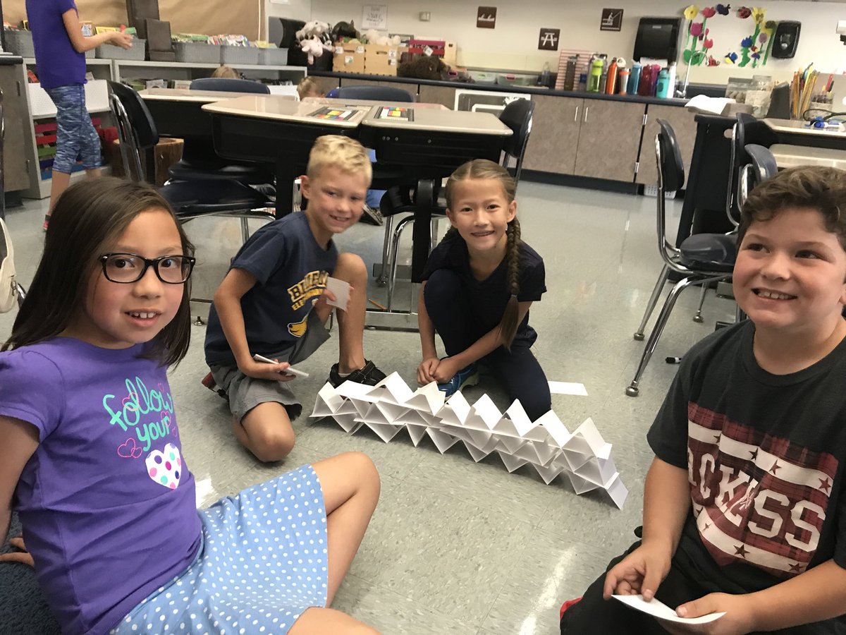 mrsorender's tweet photo. Learning the importance of a strong base and sTEAMWORK! @rcsdblueoaks #RCSDChampions https://t.co/q21JI85nPB
