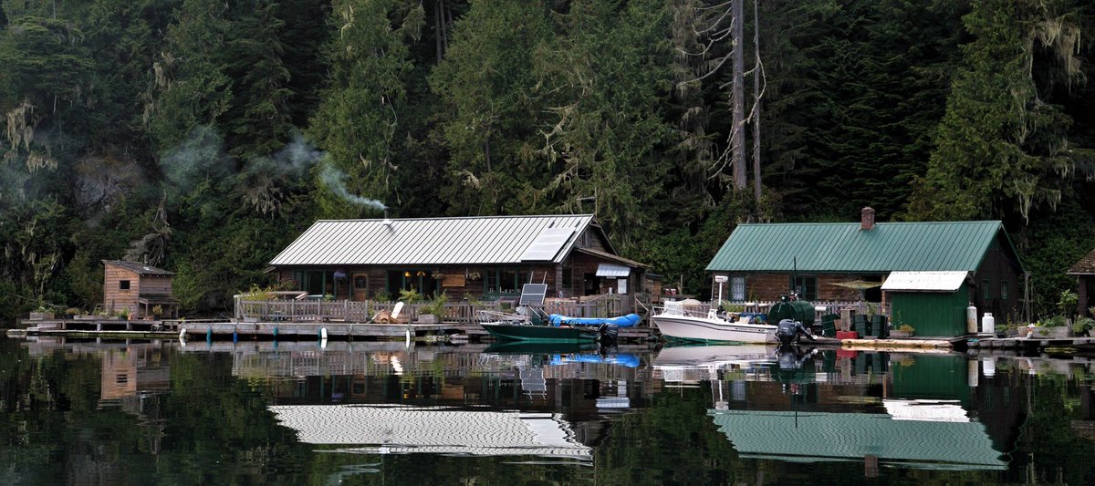 fishlodges's tweet image. Just added! Blackfish Lodge: custom-built floating saltwater/freshwater fishing lodge on BC's remote central coast. bit.ly/fl-bfl