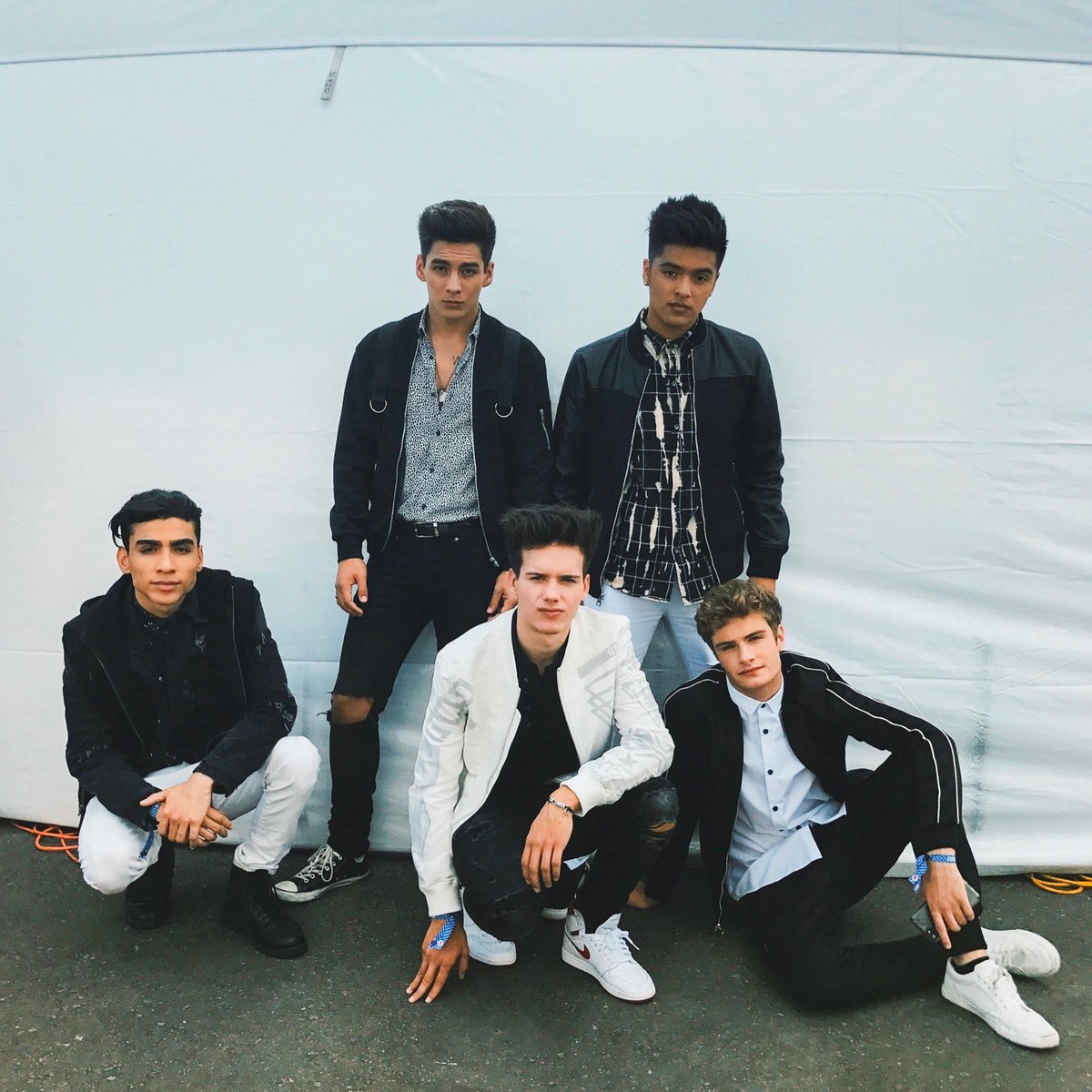 InRealLife's tweet photo. Working on some new music for you guys 🙌🏻 https://t.co/hJnlli2qPX