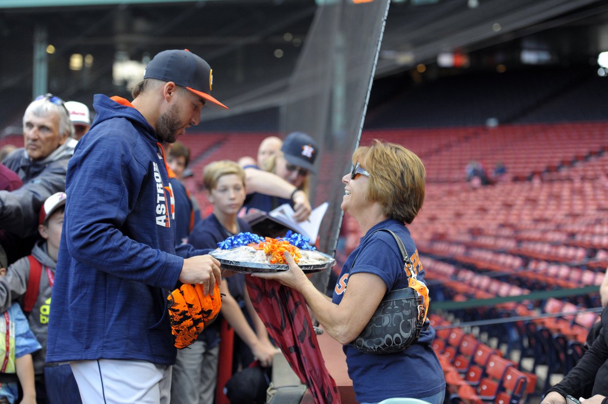 astros's tweet photo. George’s first grade teacher is at the game tonight and brought him homemade cookies! 😭 https://t.co/5ATT2euiIP