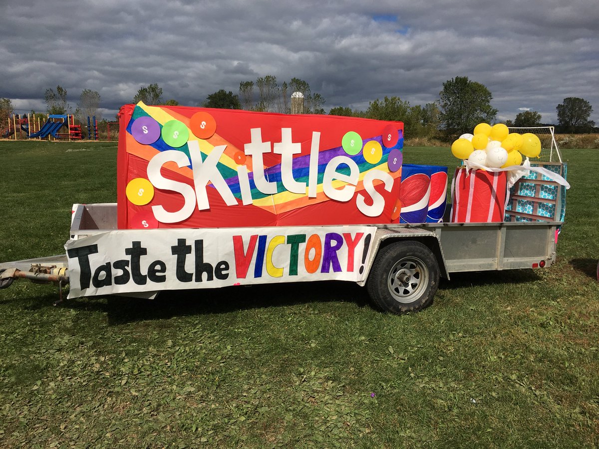 MsKmathSHS's tweet image. Homecoming 2018...love the class of 2018 #stockbridgepride #classof2018 #lovemyseniors