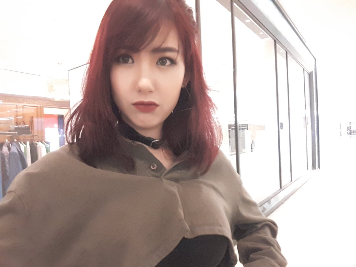 Sukantaa's tweet photo. น่ารักอะไรเบอร์นี้เล่า โมโหกล้องหราา #cherreenhvk  #fiNChip  #t2j https://t.co/X8QRlAX4kN