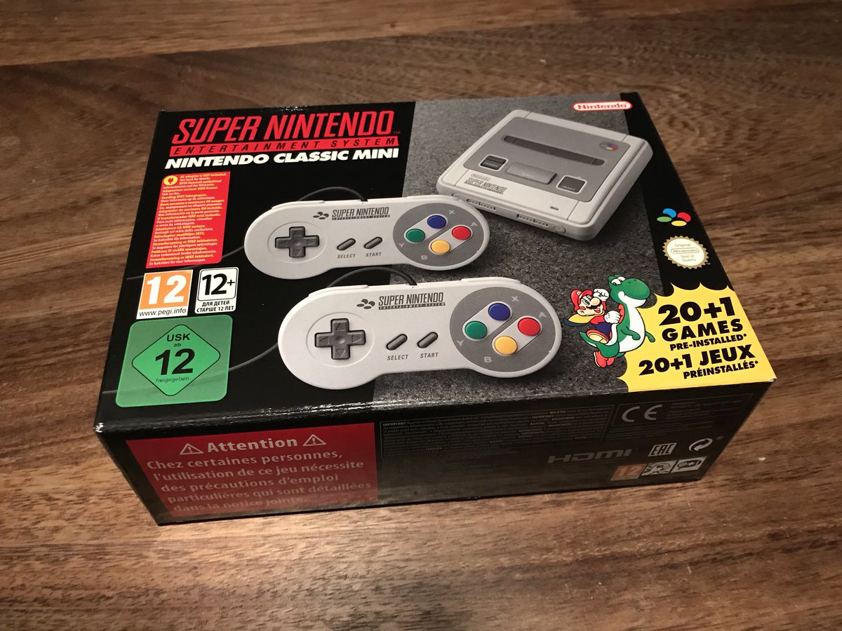 adamcorrie's tweet photo. It’s Famicom Friday! Reminiscing about ass-whooping @pierscorrie at Street Fighter II with non-stop Hadōkens. #snes #nintendominiclassic https://t.co/kj2wLmL0Jd