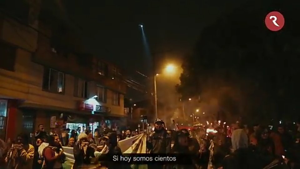 SabiduriaPplr's tweet image. El #ParoDesdeElSur inició su segundo día con la marcha de antorchas en Ciudad Bolívar​.
Vea más 👉 youtu.be/yu399jRexL4