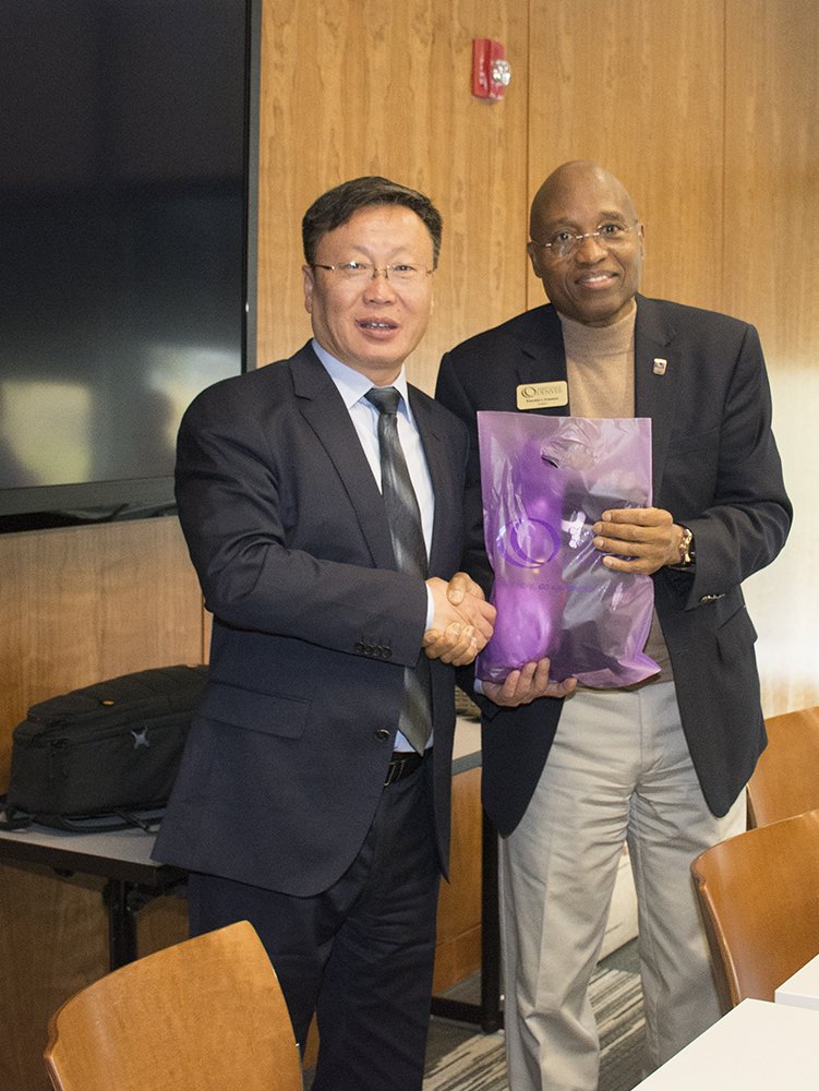 EveretteCCD's tweet photo. @CCDedu was honored to welcome a delegation from the @ChinaConsulate to campus! We also met with our friends and partners from @MSE_UJN. https://t.co/G0XTcVyXS0
