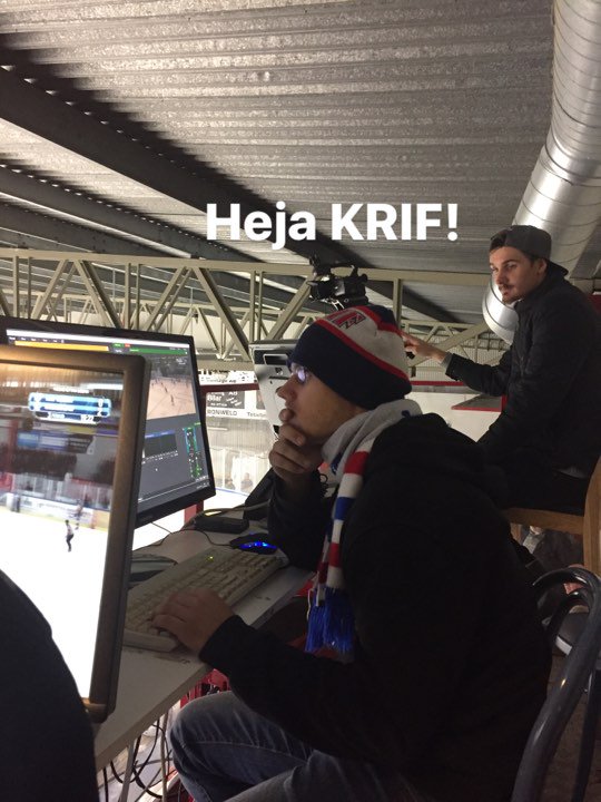 TommyLarsson70's tweet photo. Dagens outfit Kallingestyle från matchen @KRIFHockey - @HalmstadHammers. från expert fotografen @MarkusRask #KRIF #Hockeyettan #Dragskott https://t.co/bf8Iqy2AIO