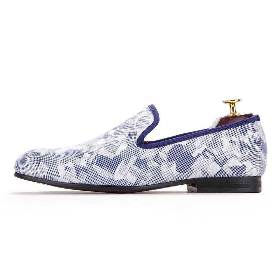 Feel the breeze ❄️crwd.fr/2hBt9Eh  #loafer #mensloafers #whiteloafers #dressshoes #dukeanddexter #velvetloafers #boatshoes #luxury