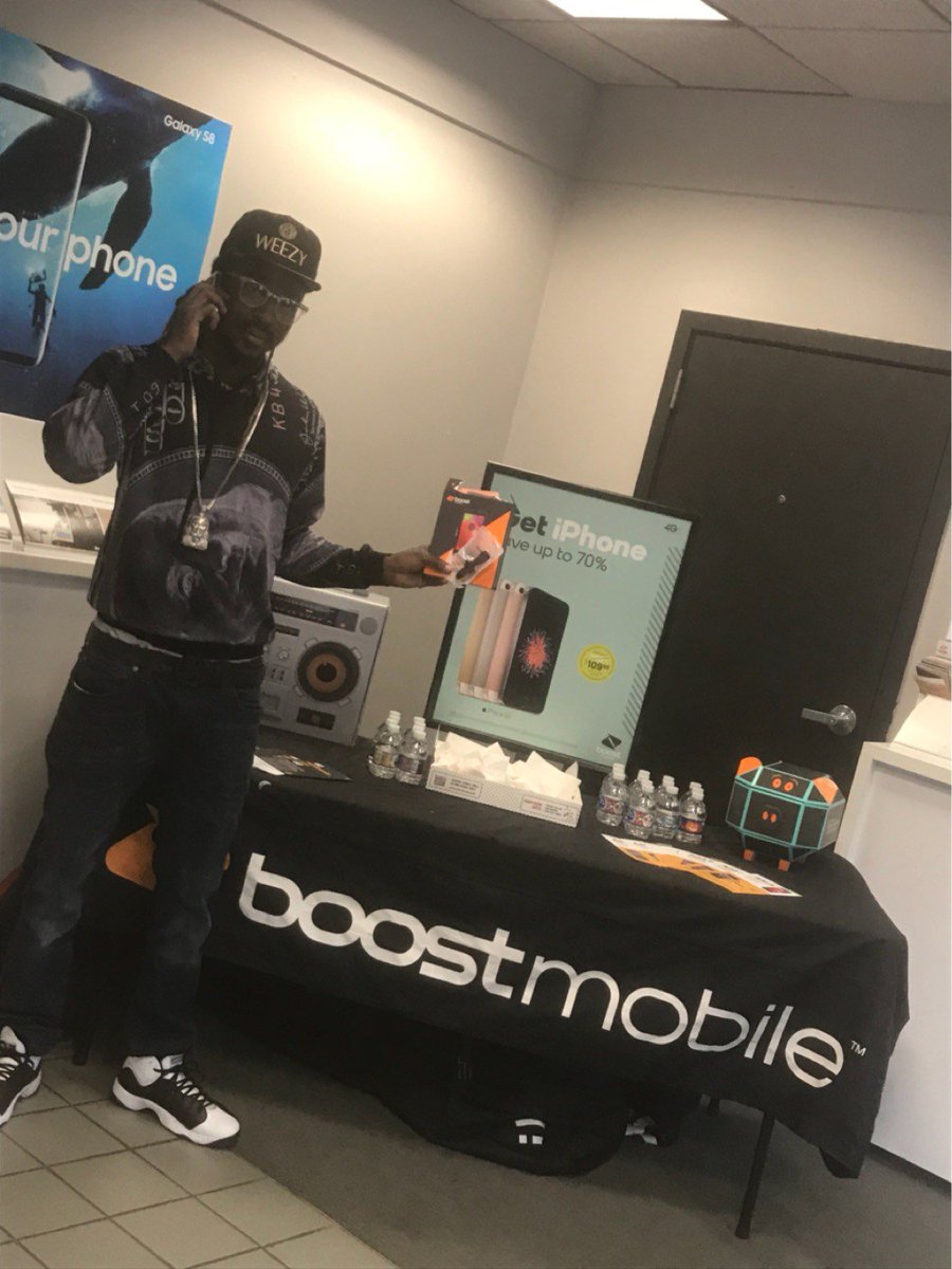 payandgopapito's tweet photo. Pay and Go Leonard add line free phone free month! #boostfallflipevent @laaspg @Hanaee1 @airpage2001 @TeamVrabel @tonywagner29 https://t.co/cEYYzjzTbI