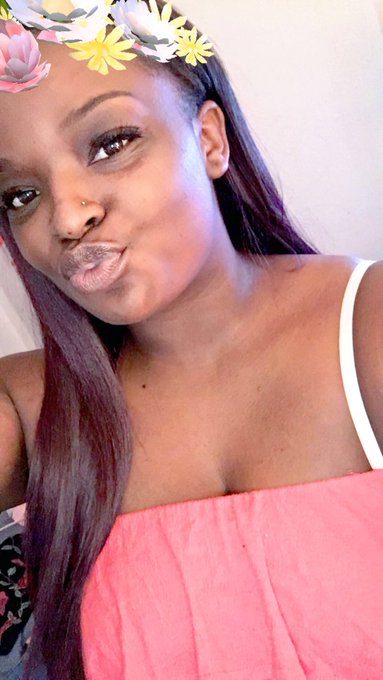 Watch amoreeee✨'s leaked NSFW photo on TwXstars