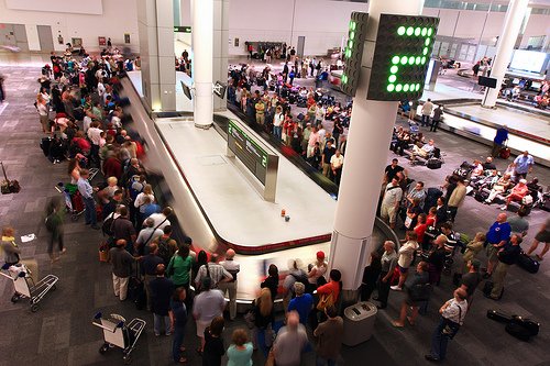 TravelHQ1995's tweet photo. Nobody wins when you play Baggage Carousel Red Rover. https://t.co/106GyujSsd #travel #baggagecarousel #baggageclaim #travelpetpeeves https://t.co/gBYh5cQisR