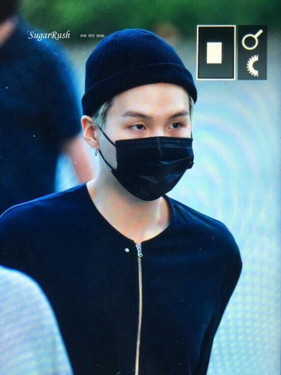 yoongivines's tweet photo. HOW DOES HE DO IT. DERMATOLOGISTS HATE HIM. https://t.co/Zarnm6X90x