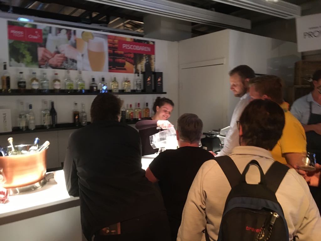 Bar de pisco chileno en la 26 edición del Stockholm beer and whiskey Festival <a href="/ProChile/">ProChile</a> @PiscoChile_AG