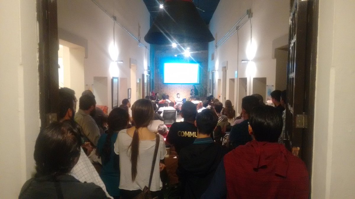 Hospicio lleno para @fuckupnightgdl Celebrando los fracasos entre Coworkeros
