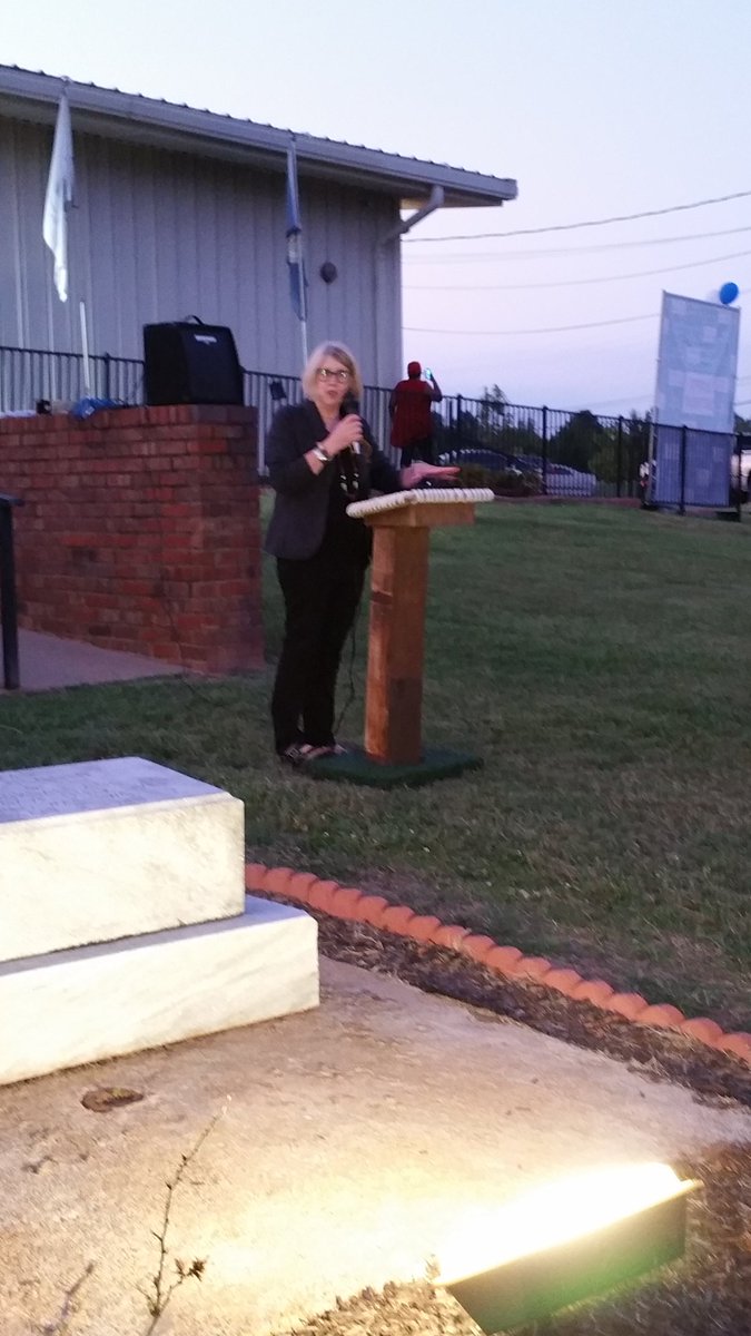 Caringforvets's tweet photo. Dr. Doreen Williams addresses the crowd in Conyers GA at our #HomelessForANight event. Please help our veterans at https://t.co/WZ14wHpkvJ. https://t.co/42HaeWIaN5