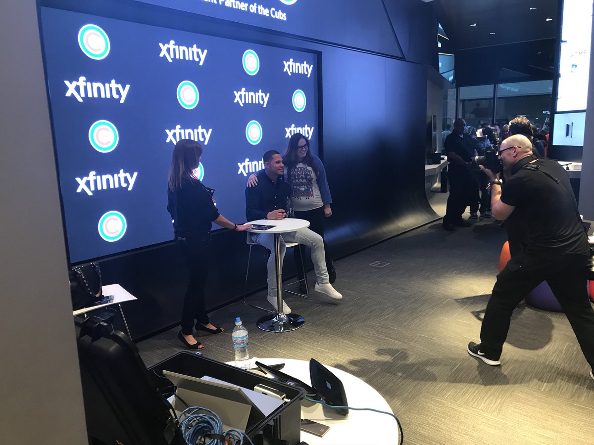 ComcastILLINOIS's tweet photo. .@WContreras40 meeting fans at #StudioXfinity until 7:30 tonight - 901 W. Weed St. Chicago https://t.co/KEFcCIvg8B