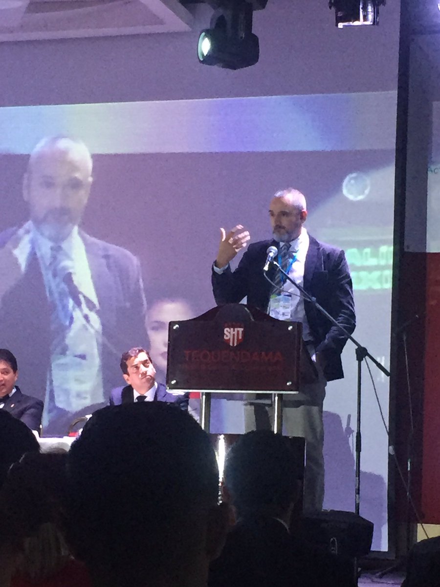 osarmien_'s tweet photo. Rodrigo felicita a HEVS políticas, programas,e investigación en AF @EpiAndes https://t.co/itdMPE8oxR