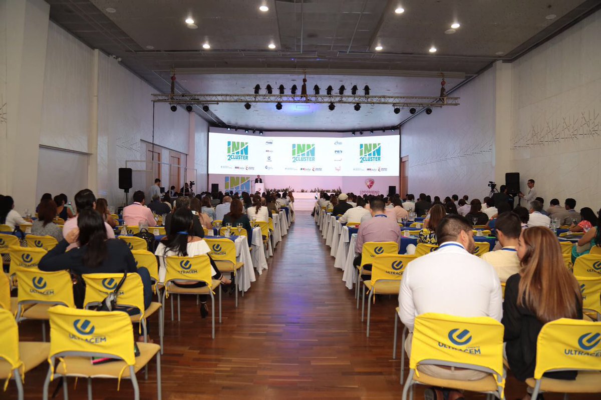 PUROAMBIENTE1's tweet photo. @Camarabaq asegura que los clusters llegaron para quedarse e impulsar el progreso de todas las regiones del país #Inncluster2017 https://t.co/rPtkEh18Gp