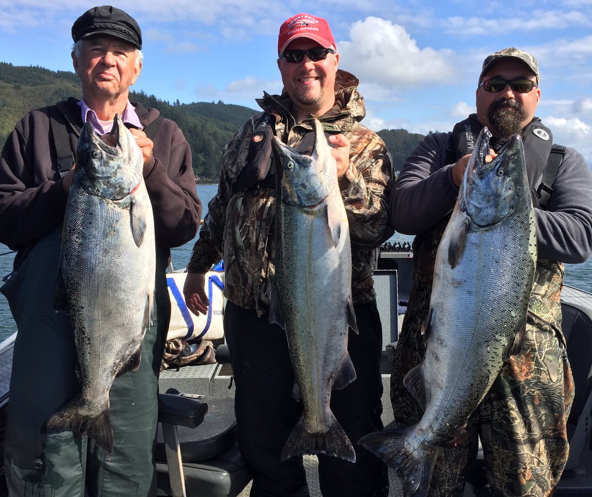 SkysGuide's tweet image. #Salmon #fishing peaking on the #oregoncoast  Don't wait until it's too late. Book your trip now. (503) 799-3757 SkysGuideService.com
