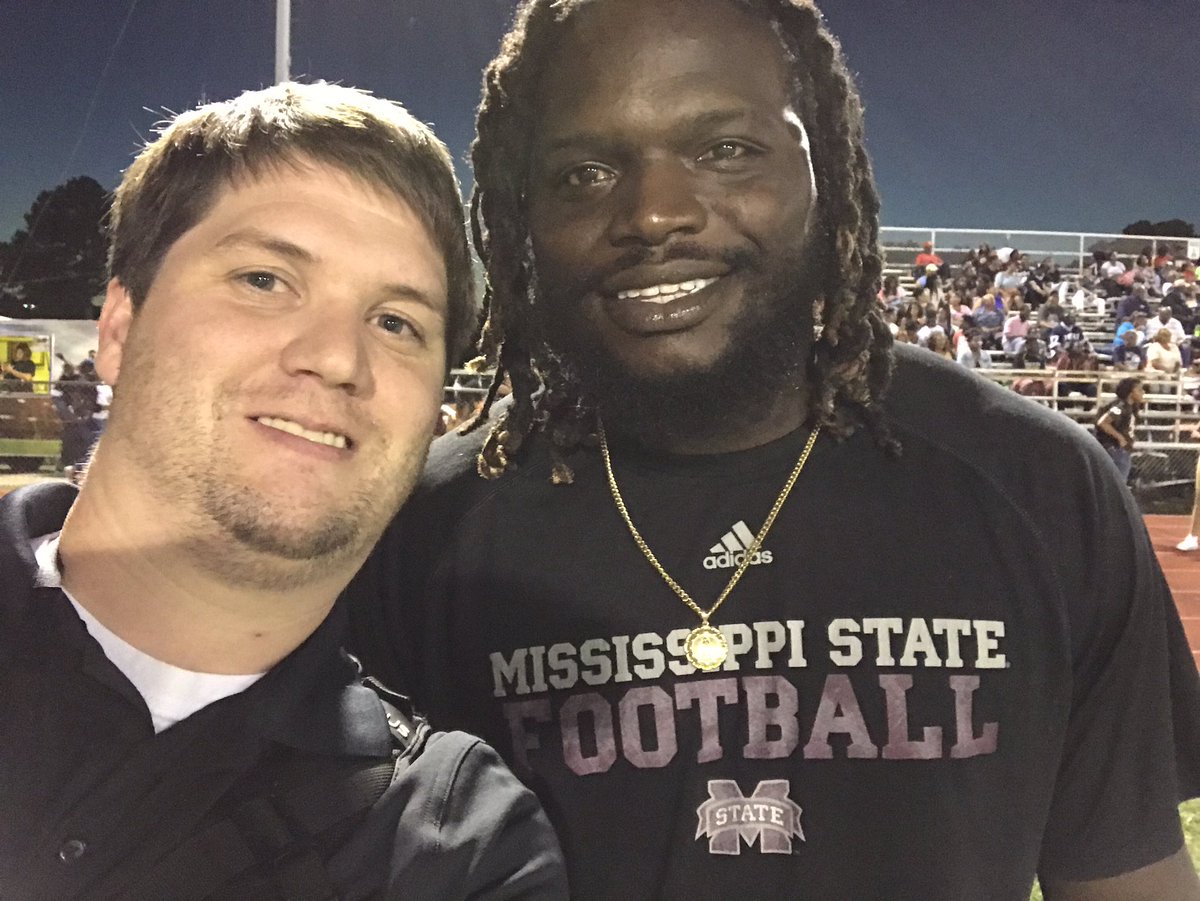 MSSportsPhotos's tweet photo. @Boobie24Dixon is at the @CHSArrows vs @ProvineFootball game tonight. https://t.co/tlJ8JIBH4x