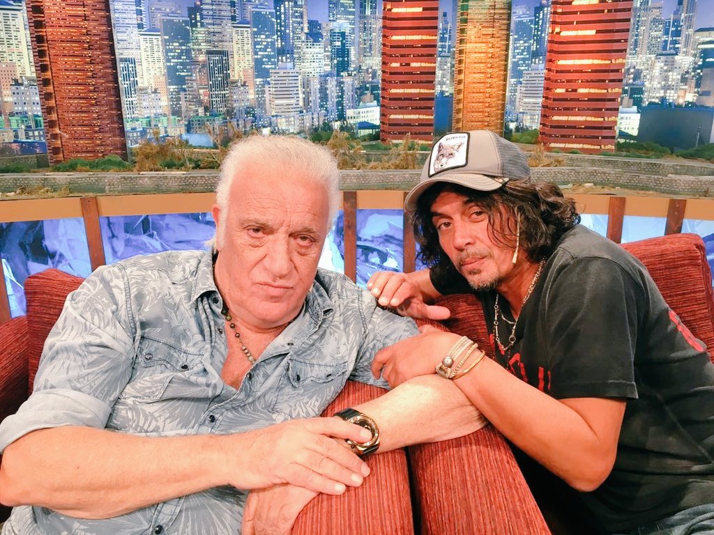 <a href="/germanpaoloski/">German Paoloski</a> <a href="/FOXSportsArg/">Fox Sports Argentina</a> En instantes repasamos la gran noche del "Coco" Basile en #NETxFOX <a href="/FOXSportsArg/">Fox Sports Argentina</a> ~ <a href="/germanpaoloski/">German Paoloski</a> <a href="/ChatrucJose2/">Jose Chatruc</a> <a href="/zorritovon/">Zorro Von Quintiero</a>  <a href="/dariobarassi/">dario barassi</a>