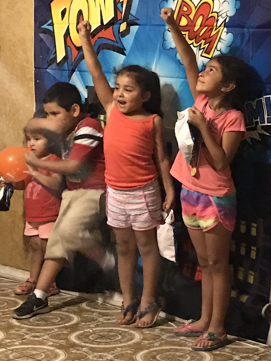 _jasminaaa's tweet image. Happy birthday to my little cousin! #ComicBookTheme #SuperHeros #Youngin' #KidAtHeart #OldAF #TryingToBeHip