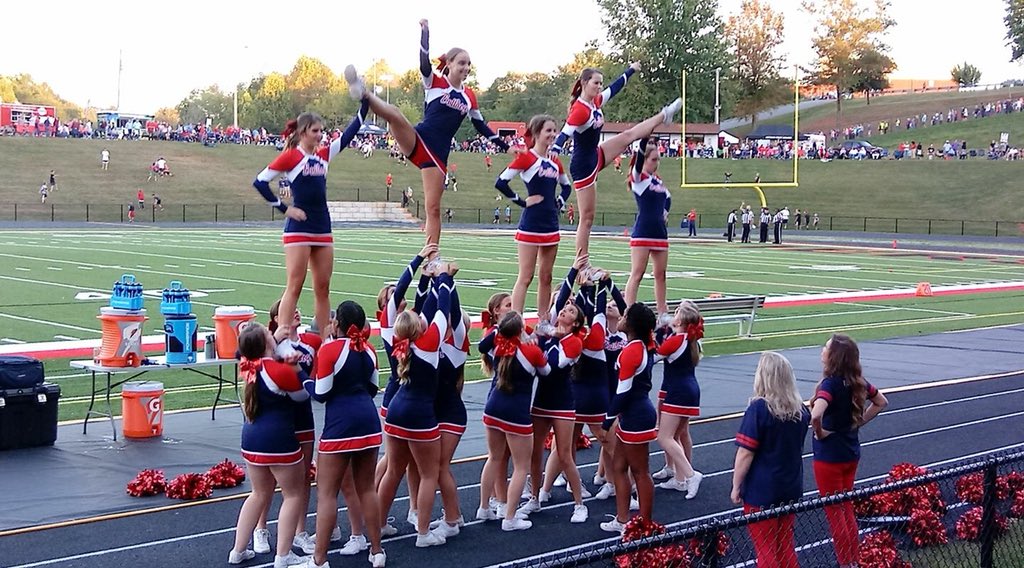 lcacheerleading's tweet image. Great effort tonight Bulldogs! We were happy to cheer you on! @LCA_Athletics