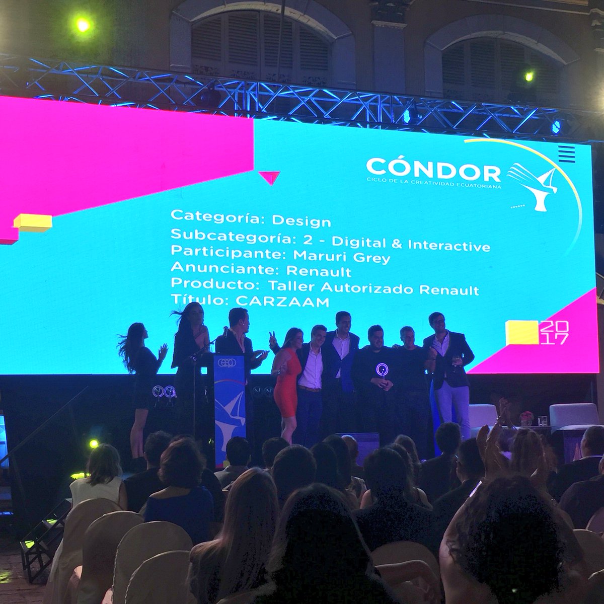 ElCondorEc's tweet photo. Cóndor de plata para Maruri “Carzaam” - Renault 👏🏼 #Condor2017 https://t.co/l93zDja1bX