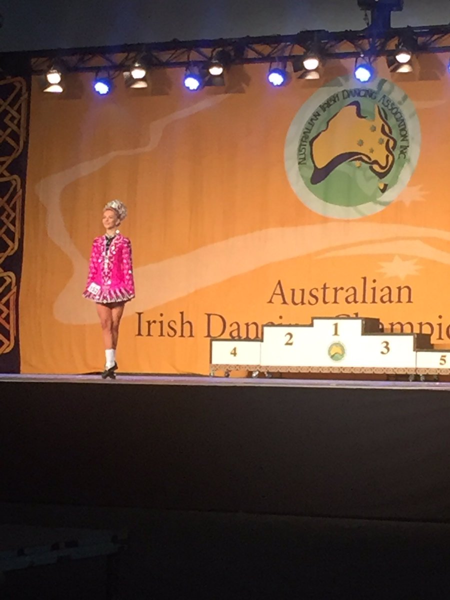 aidalivecomm's tweet photo. We are currently watching Competitor 152 in the Senior Girls 16 Years Championship as she dances a Planxty Davis #AIDC2017 https://t.co/DpRqv49kOy