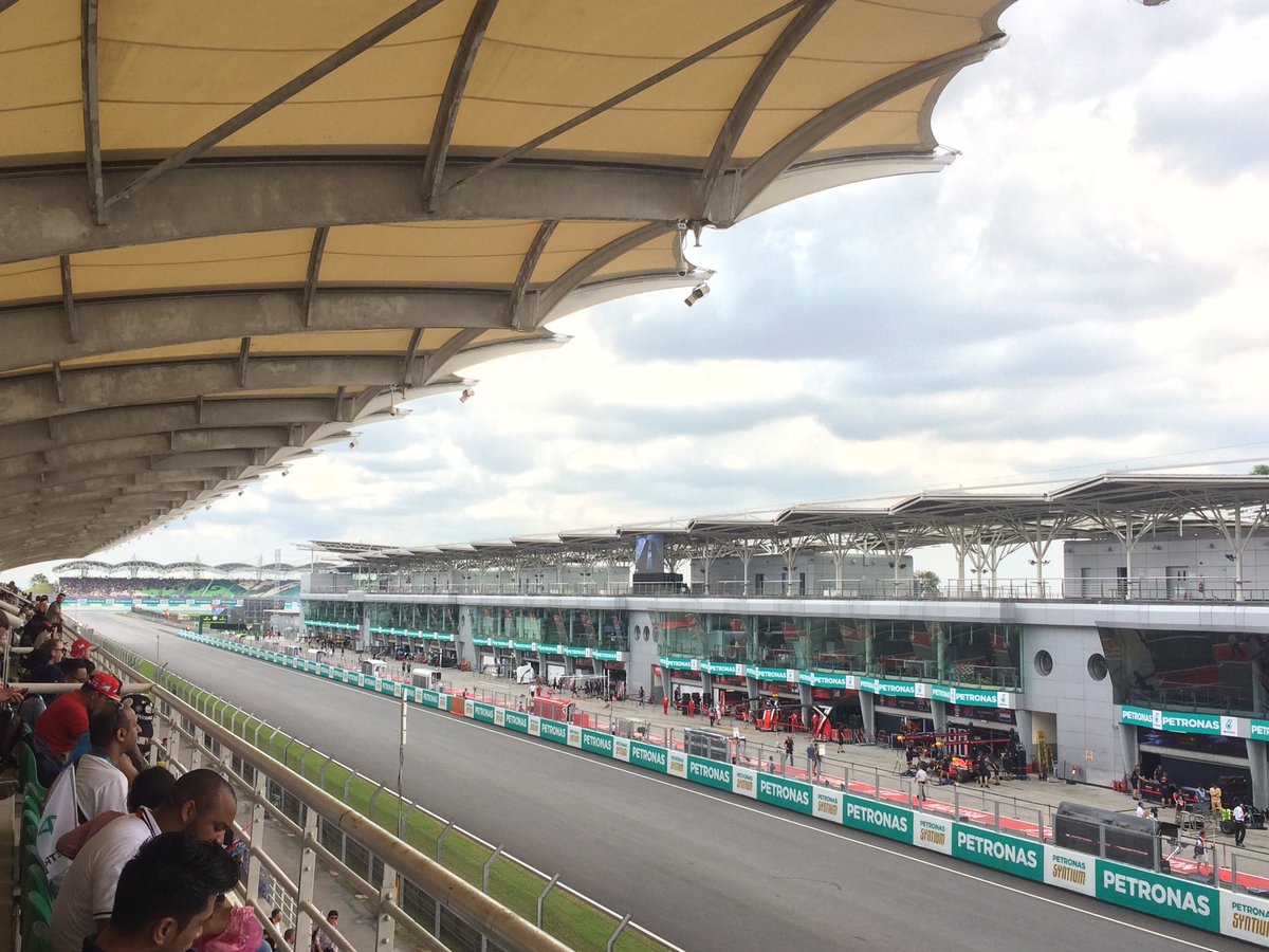 We're at the Sepang Circuit today for the Malaysian Grand Prix ready to explore the paddock later

#F1SWF