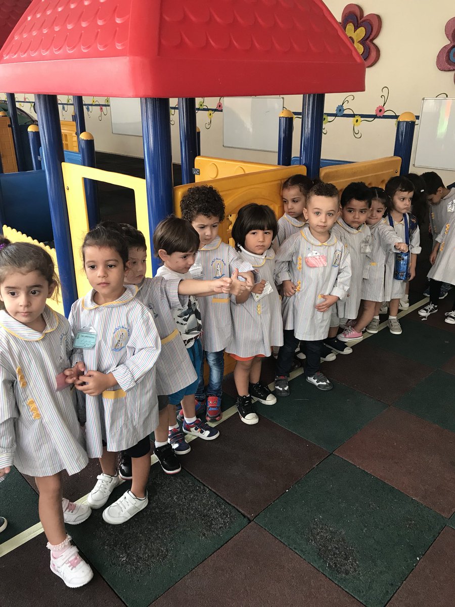 Happening now... This is the way we line up #KG1A #lining_up_procedure @dawhaHighSchool <a href="/FThaalby/">Feda Thaalby</a>