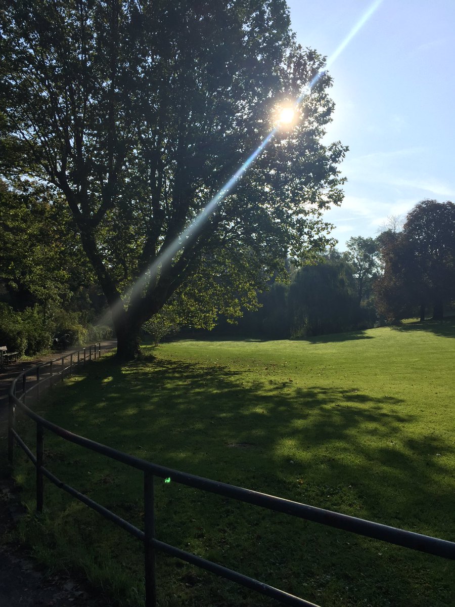 AQCoachTina's tweet image. Having a nice walk to Vision in Science, looking forward to todays seminars😄 #vis2017 #phdnet