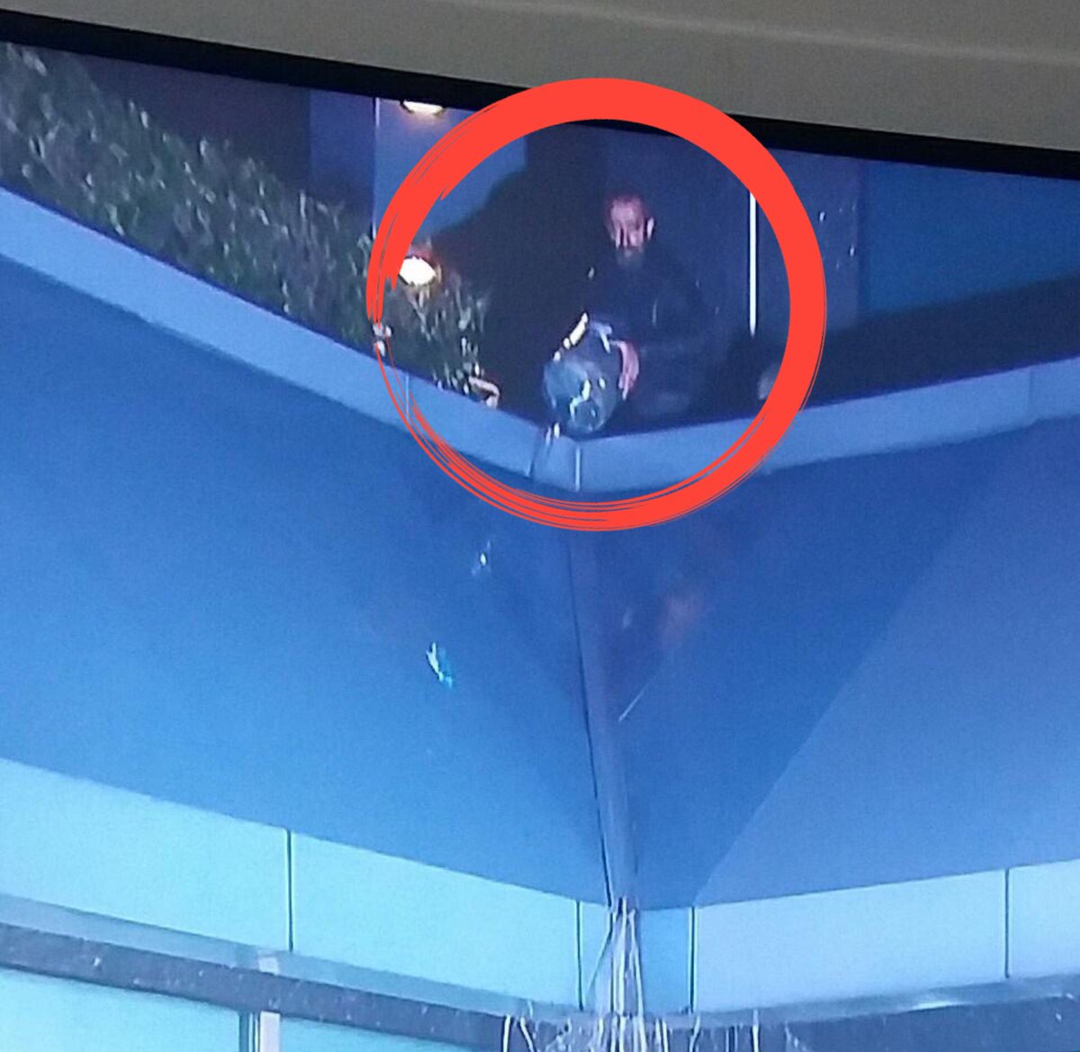 Neden sunucunun üzerine damacanayla su döküyorsunuz ATV Bey?