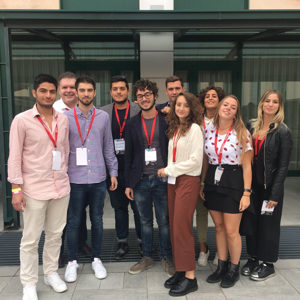 OkNetworkWeb's tweet photo. I ragazzi del #socialteam dello @IUS_VE in compagnia del Direttore del Dipartimento @marianodiotto all’#OkDay17 🚀 https://t.co/cGcjVHs0L8