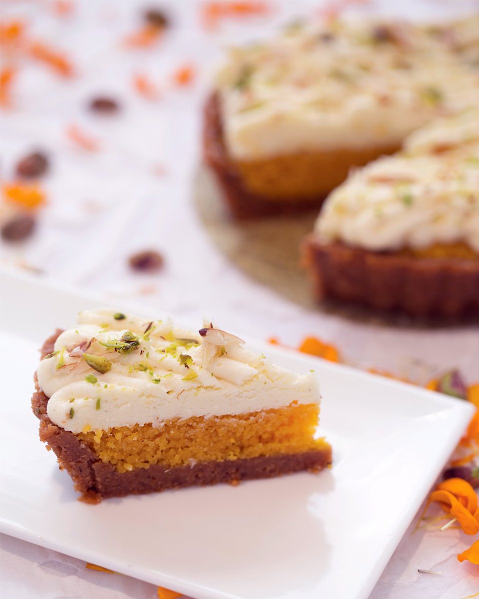 Do our eyes deceive us? No! It’s a rich motichoor base topped with creamy rabdi and garnished with pistachio from the #Foodhall #Specials