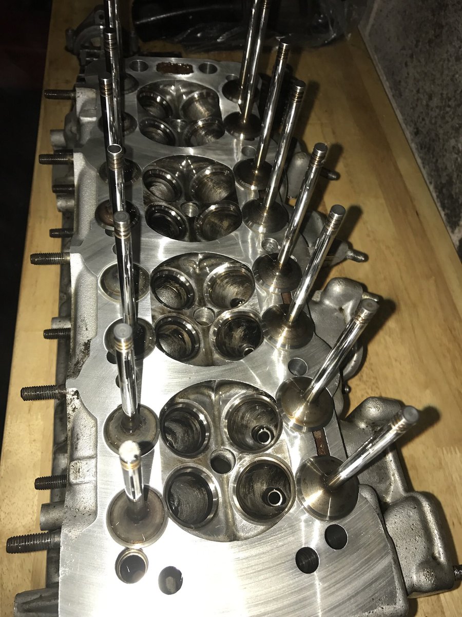 headtech0's tweet photo. #Vauxhall #c20let in for cylinder head work https://t.co/TkPQLukhF8 https://t.co/wwcCUCAu4k