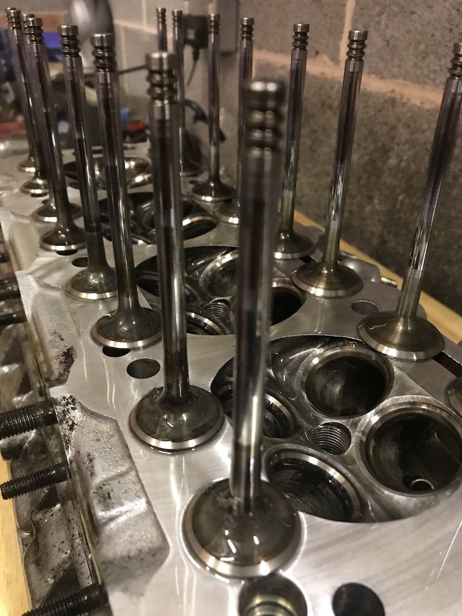 headtech0's tweet photo. #Vauxhall #c20let in for cylinder head work https://t.co/TkPQLukhF8 https://t.co/wwcCUCAu4k
