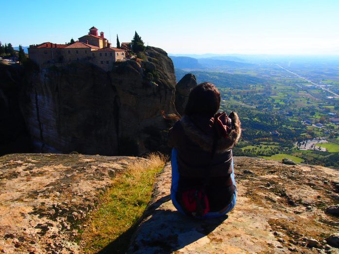 escapesxelmundo's tweet photo. En Kalambaka #Grecia descubre los Monasterios suspendidos en el aire, #Meteoras #FelizFinde https://t.co/bs3Mrmi2zO https://t.co/Q0pv8OgZdg