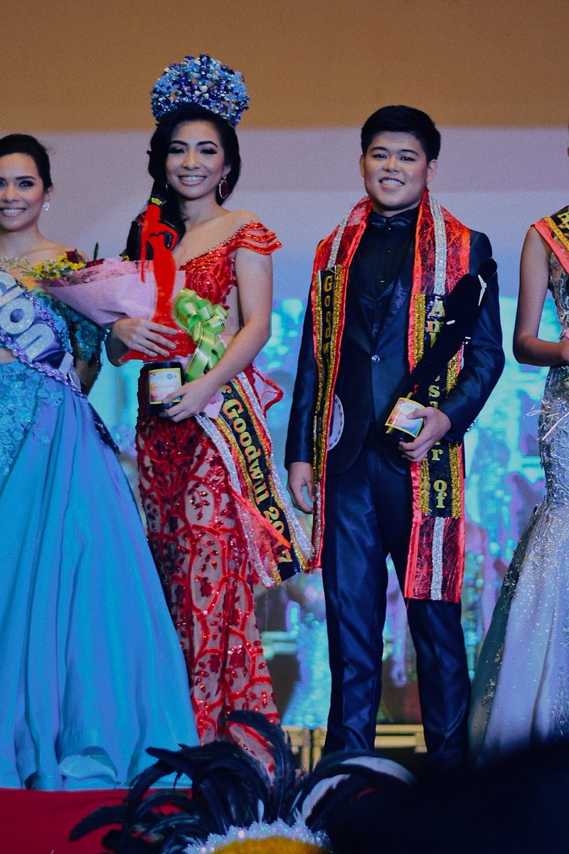 xujpia's tweet photo. OUR AMBASSADOR and AMBASSADRESS OF GOODWILL 2017:
Nichole Ong and Donette Napone

#SLAYviered #16thRMYC #LANOG https://t.co/KByeW1RPdn