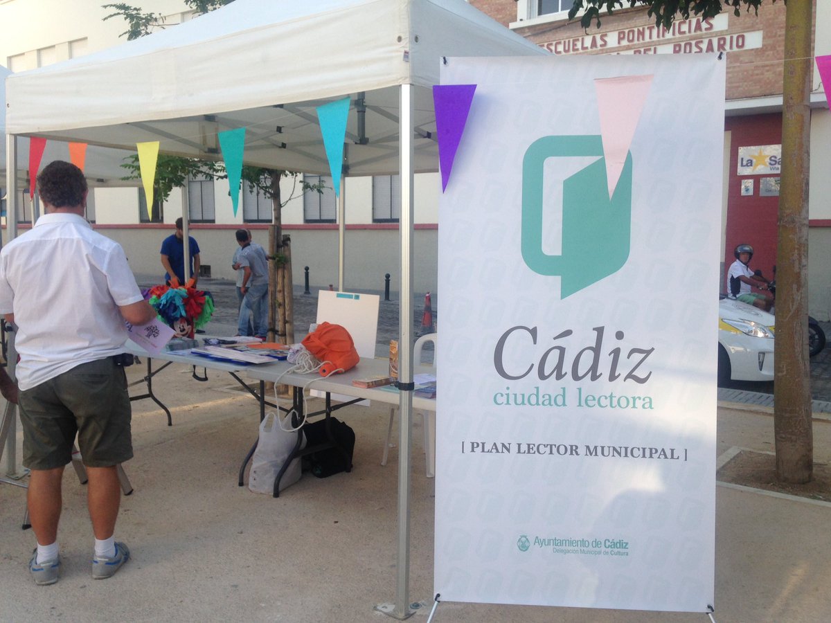 BMCadiz's tweet photo. ¡Buenos días! Ya está @BMCadiz preparando el stand en #FeSal. Vente, leer es muy saludable https://t.co/kMtp8wHELk
