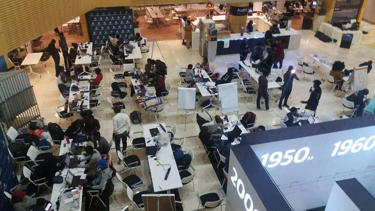 TiyaniTee's tweet image. In their natural habitat #GKHack17 @Geekulcha @LibertyGroupSA @SB_BizConnect #Libertyblueskies #SBIncubator