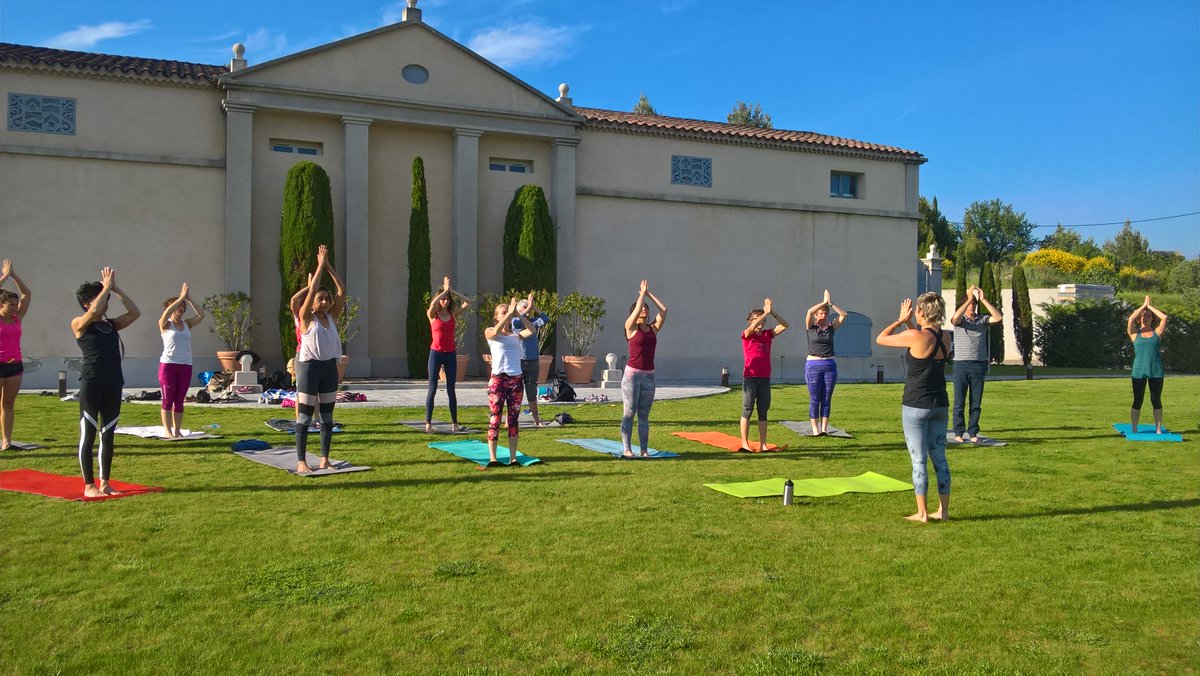 ChateauGassier's tweet photo. Mercredi 4 octobre 18h45au @chateaugassier séance de #yoga. Réservation chateau-gassier.fr #Respiration #breath #relaxation #corps #BienEtre https://t.co/taXZj4HvuG