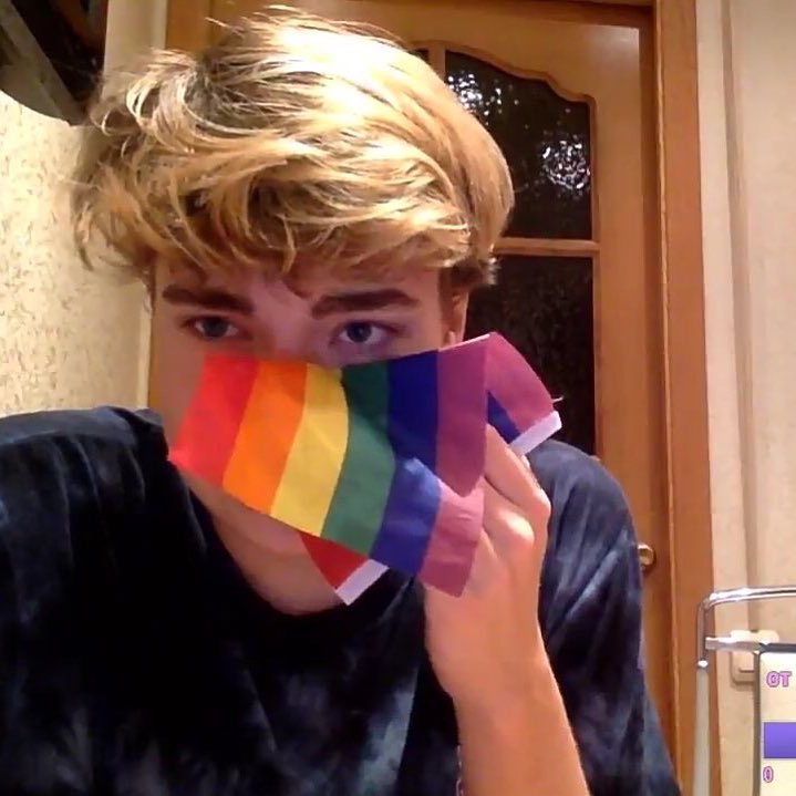 MishasBlog's tweet image. Когда люди шипперят гет: