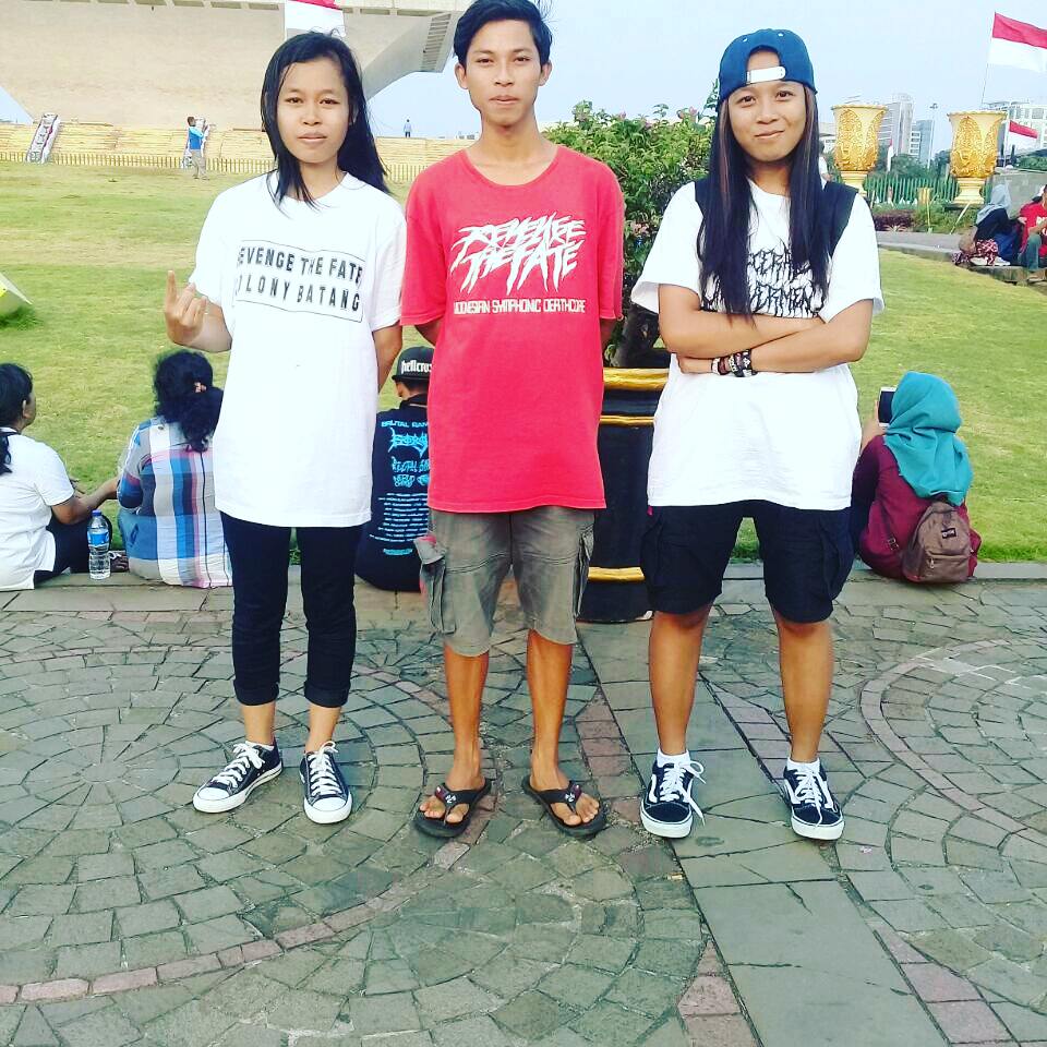 ueztt's tweet photo. We are revenge the fate colony batang @AnggiRTF @SonaPurnama @CikhalRTF @RTF_COLONY #RTFCB https://t.co/uVH1pACJ6G
