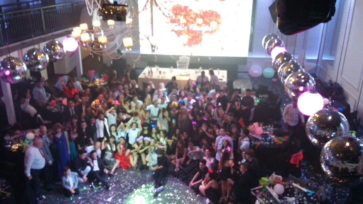 PabloRepilaDJS's tweet image. Así terminamos la fiesta de Mili en @lol_eventos