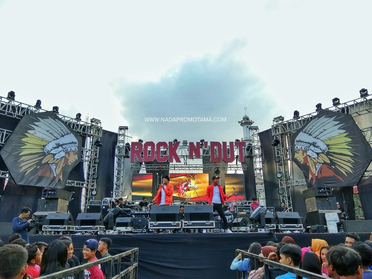 yuk merapat!

Apache ROCK N' DUT udah mulai nih, jgn lewatkan <a href="/SetiabandDotID/">Setiaband_id</a> <a href="/rama_eru/">Rama Eru</a> <a href="/cita_citata/">Cita Citata</a> @HijauDaunBaru &amp; perlan86