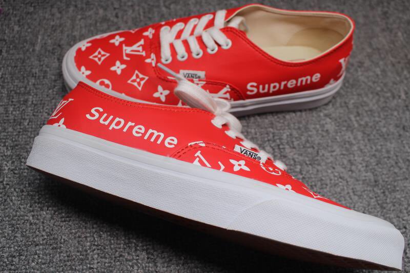 BUYING FAKE YEEZYs, SUPREME and BAPE in LONDON